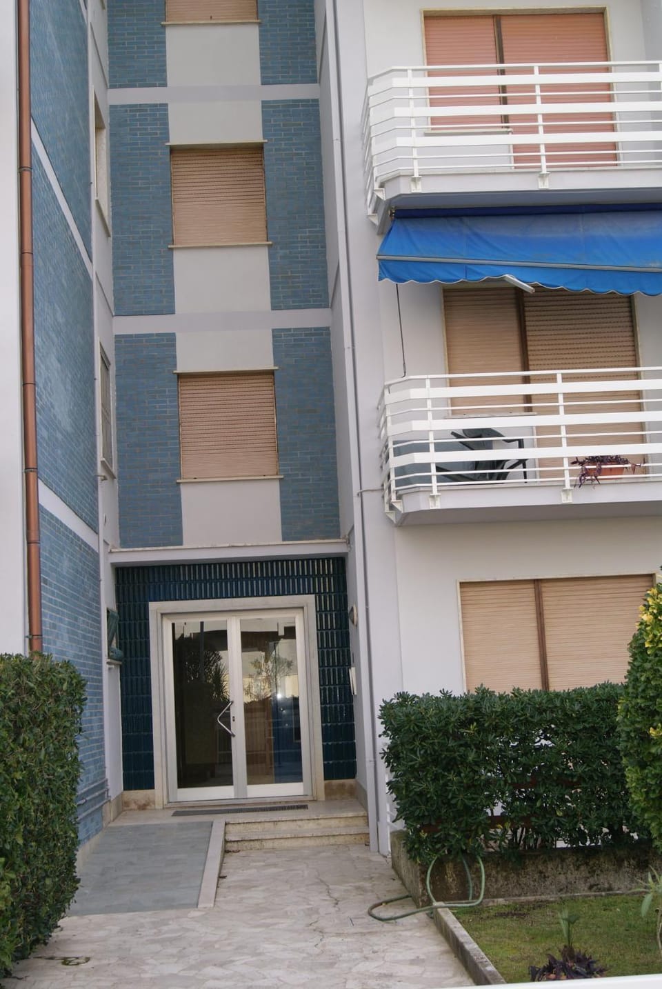 Facade/entrance