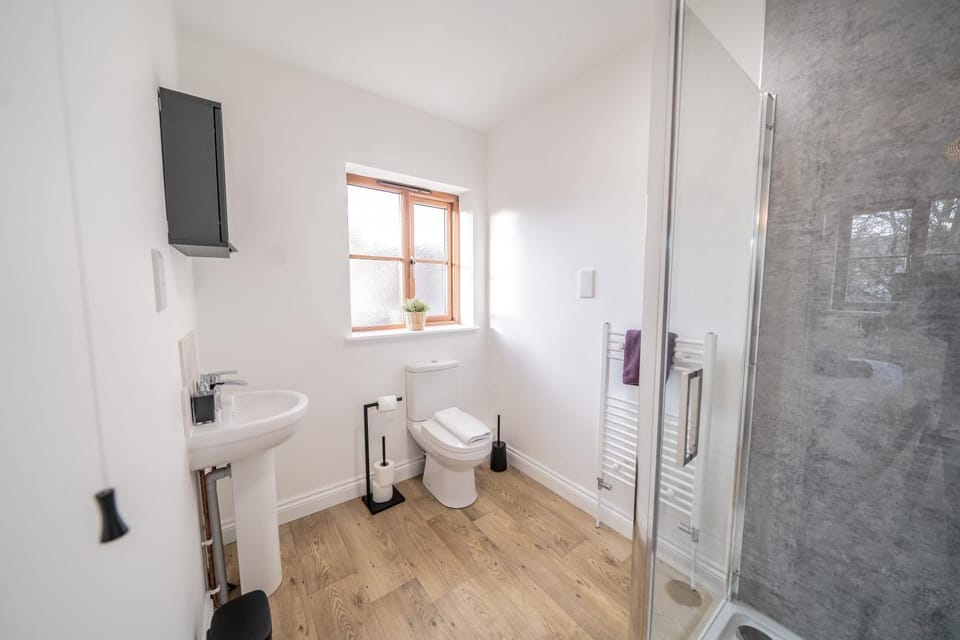 Large House - up to 6 bed - 3 5 bathrooms House in South Oxfordshire District