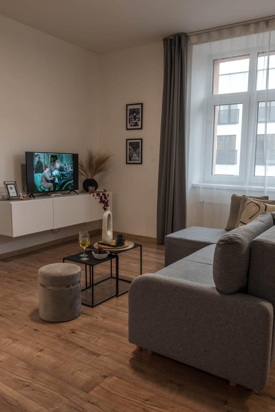 TV and multimedia, Living room, Seating area