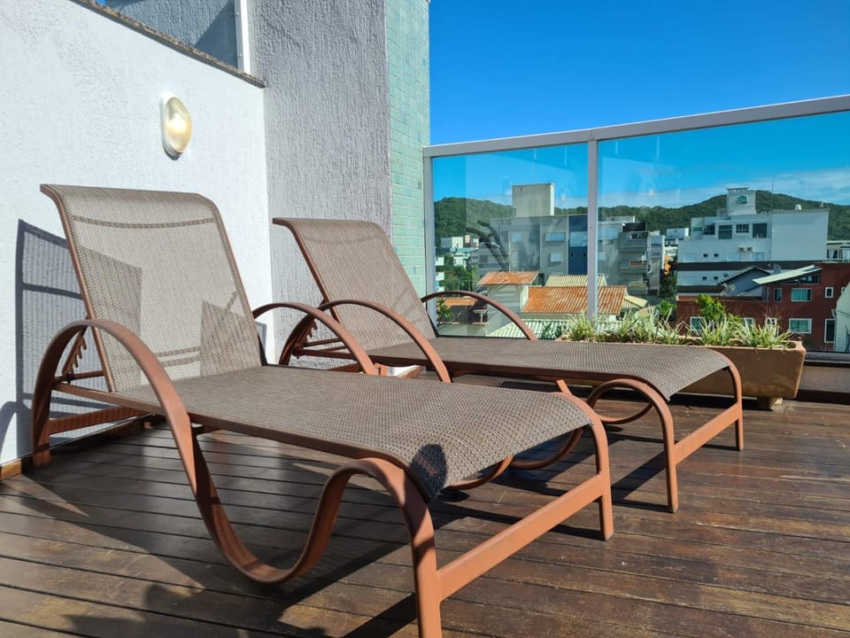 Cobertura com Piscina 50 mt do Mar Apartment in Bombinhas
