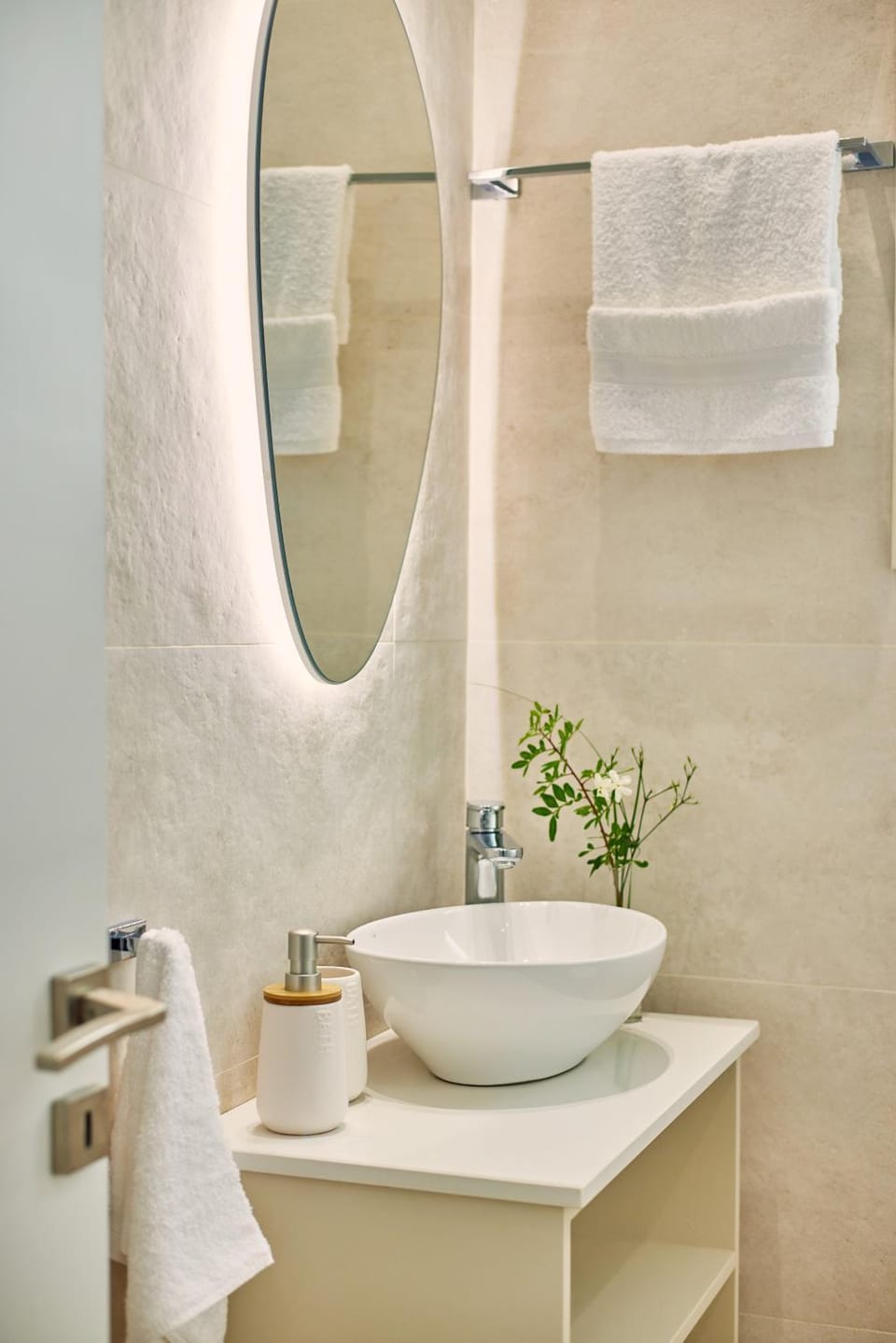 Shower, Toilet, Summer, Bathroom, Decorative detail, Mountain view, microwave, towels