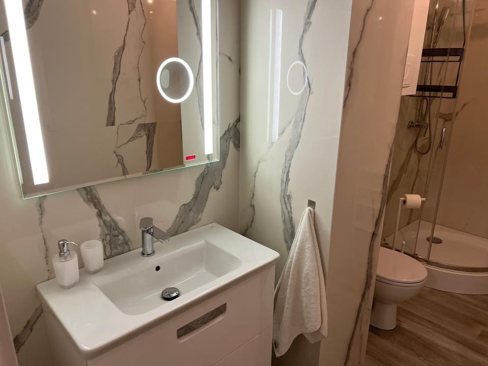 Shower, Bathroom