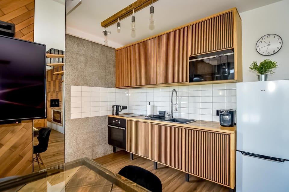 TV and multimedia, Coffee/tea facilities, Kitchen or kitchenette, oven, stove