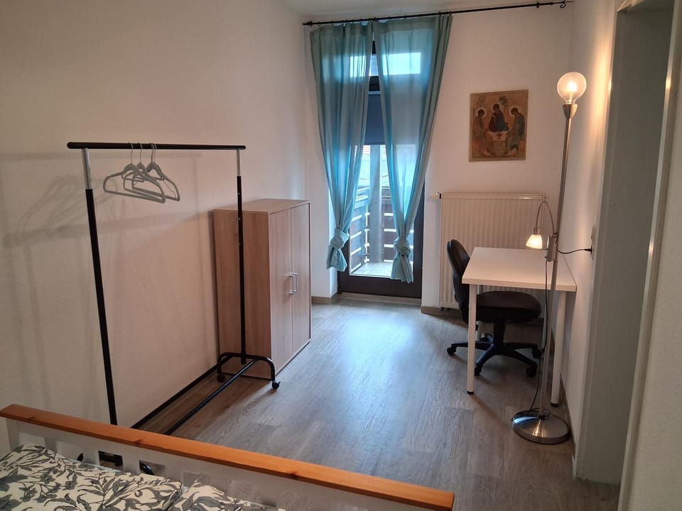 Photo of the whole room, Bedroom