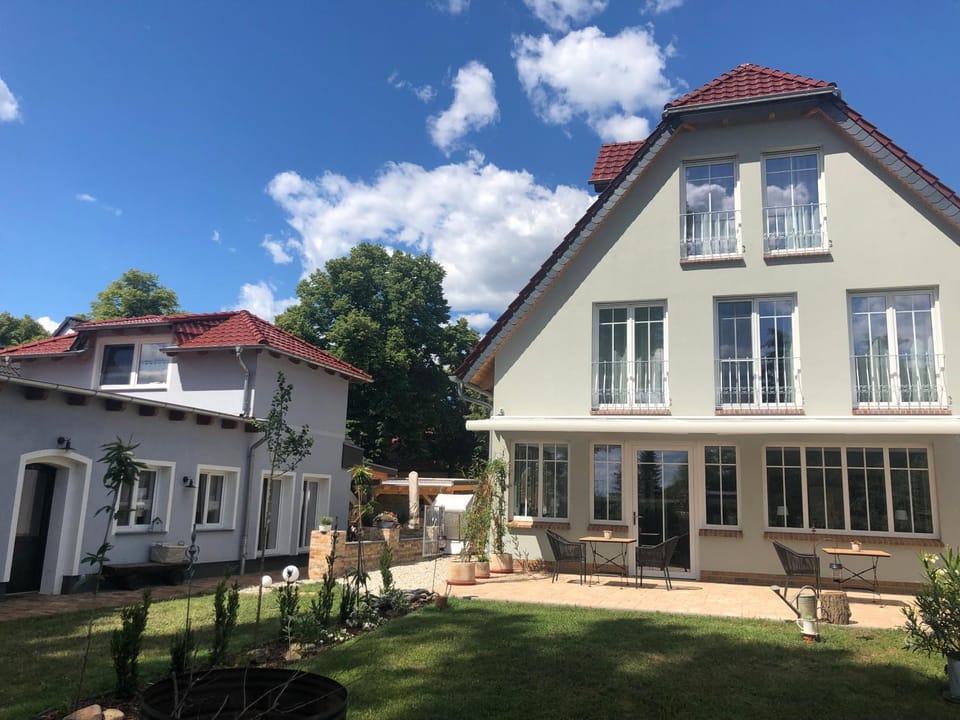 Garden, Balcony/Terrace