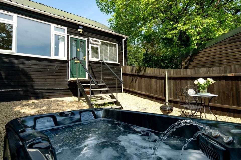 Garden, Hot Tub