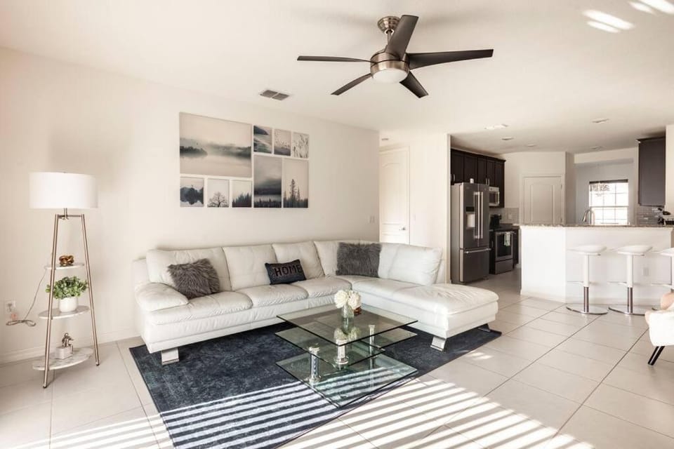 Living room, Seating area, fireplace