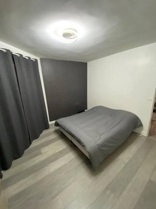 Superbe appartement Vanves T3 avec parking Apartment in Vanves