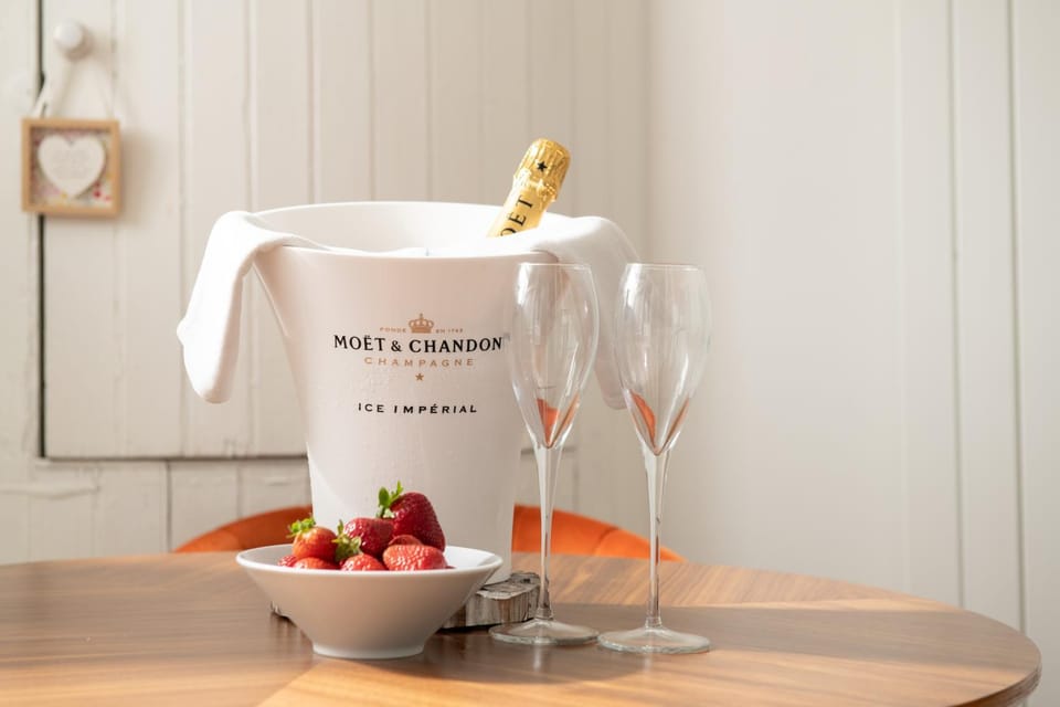 Food and drinks, Food, Drinks, Alcoholic drinks