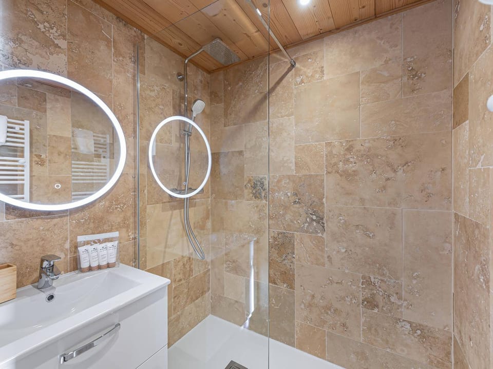 Appartement rénové ski aux pieds, idéal pour 4 personnes à Val Thorens - FR-1-640-37 Apartment in Les Allues