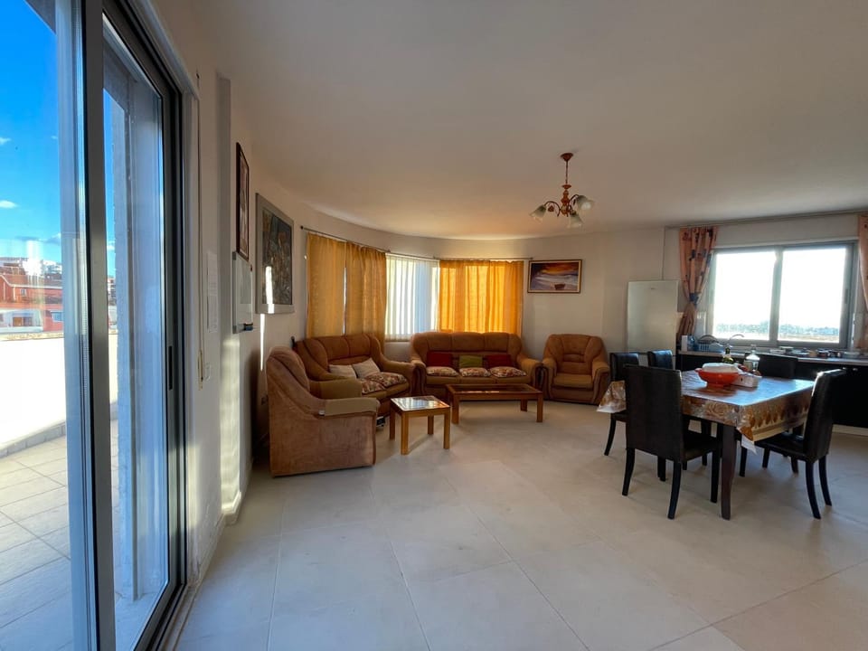 Communal lounge/ TV room, Living room, Seating area, Dining area