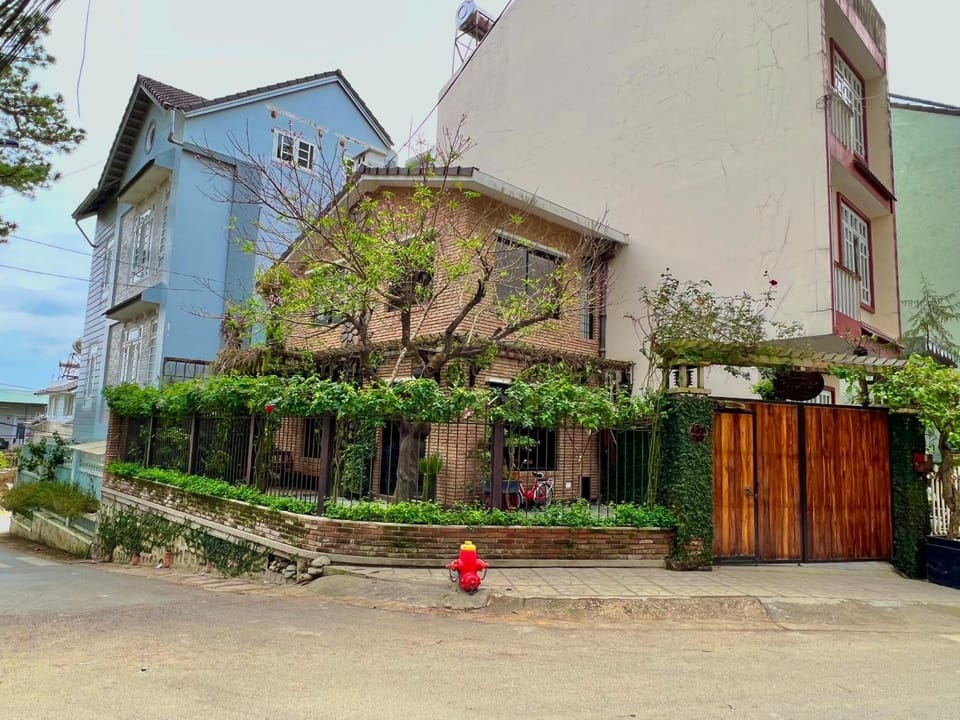 Property building, Neighbourhood, Street view