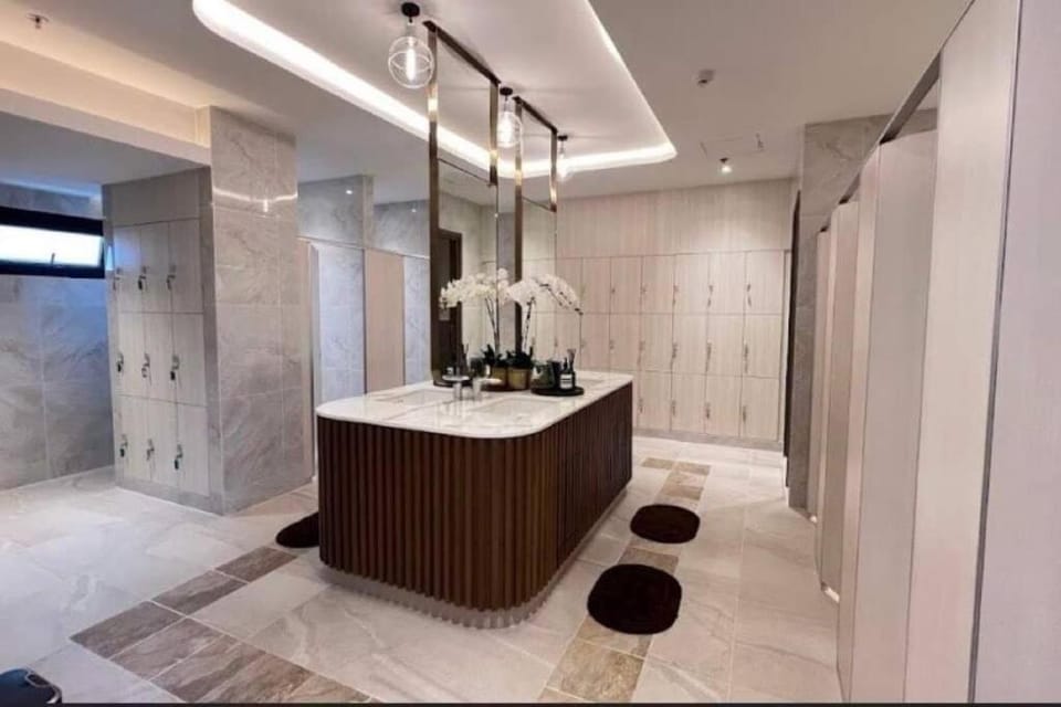 Modern style room with sky pool 古城边天际泳池公寓 Apartment in Chiang Mai