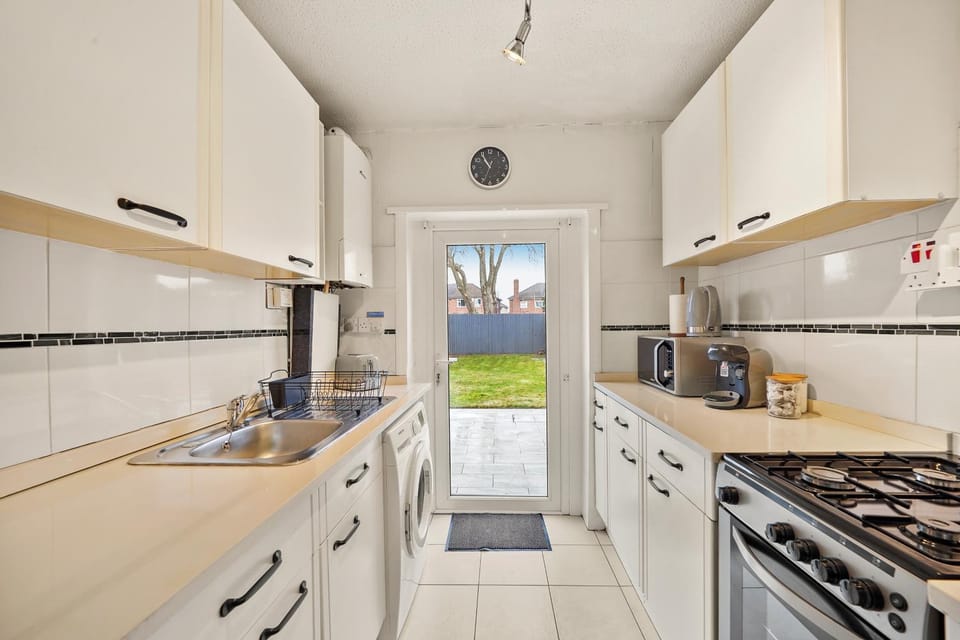 laundry, kitchen, kitchen