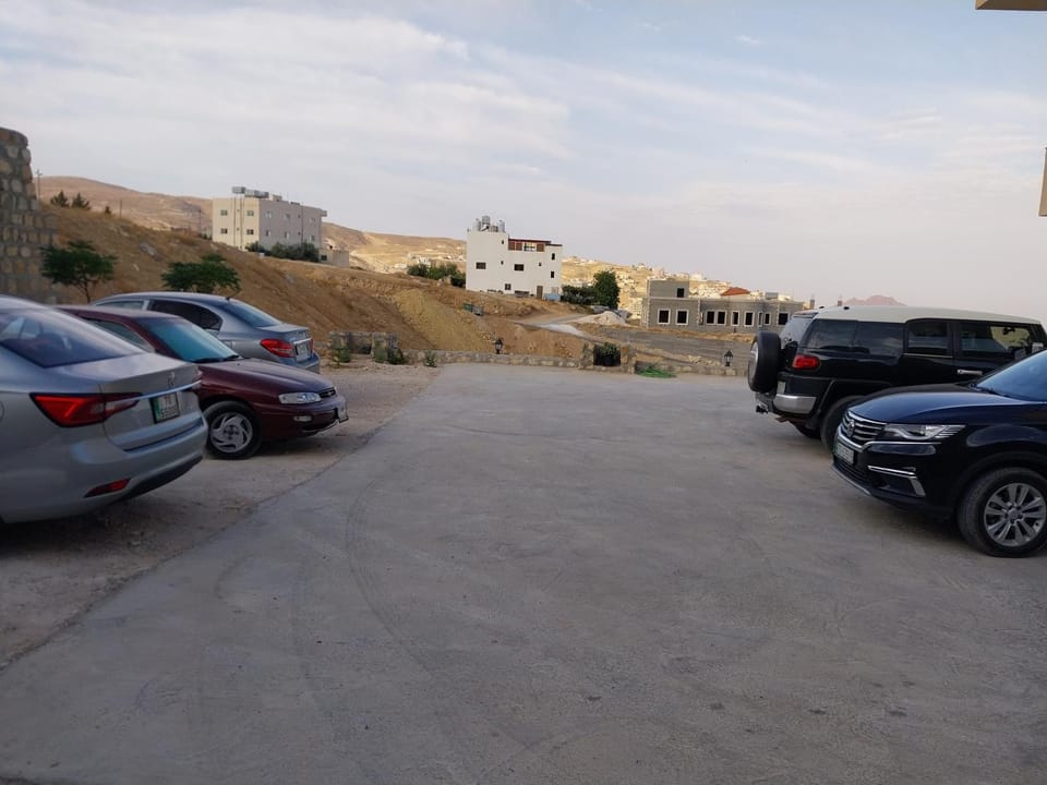Neighbourhood, Natural landscape, Parking