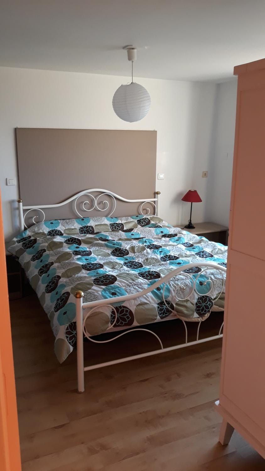 Bed, Bedroom