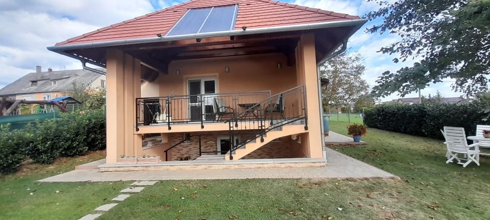 Gyöngyvirág apartman delux Apartment in Hungary