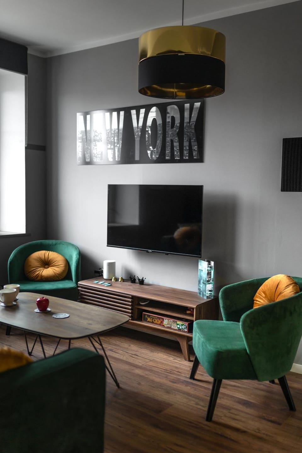 Communal lounge/ TV room, TV and multimedia, Living room, Seating area, Evening entertainment