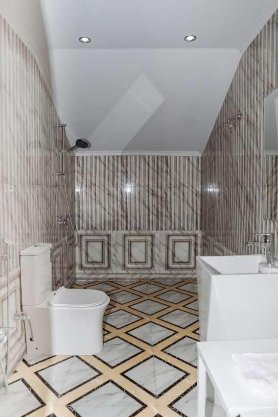 Shower, Toilet, Bathroom