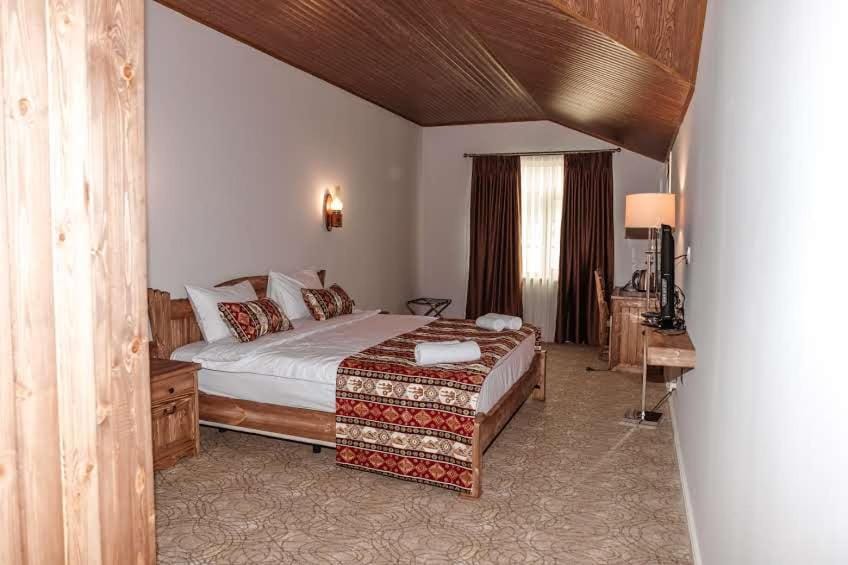 Bed, Bedroom, wardrobe