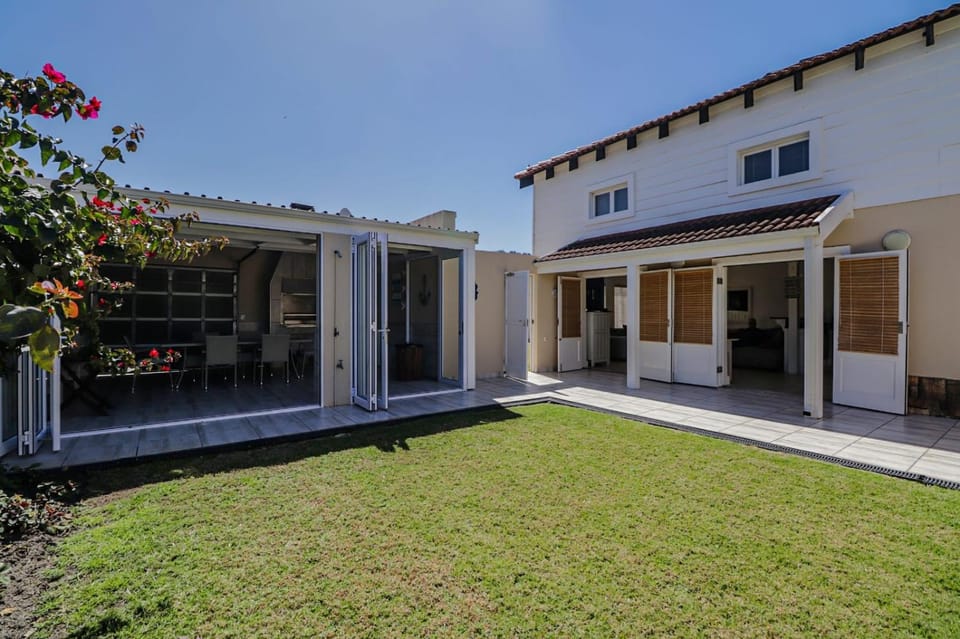 Property building, Garden, Garden, Garden view