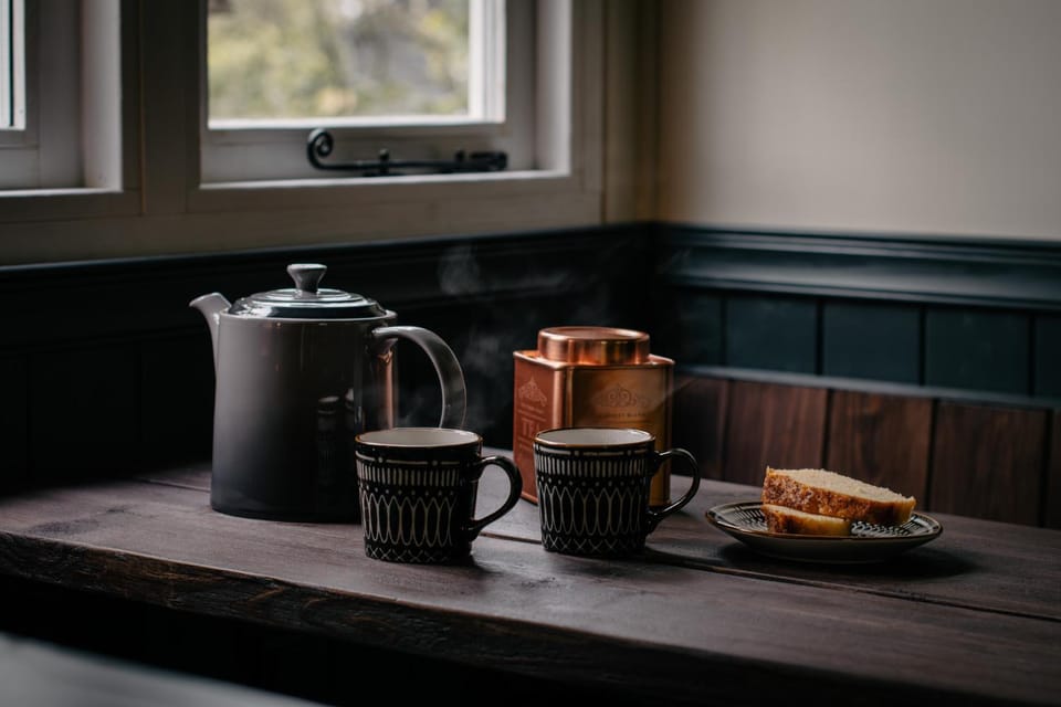 Coffee/tea facilities, Dining area