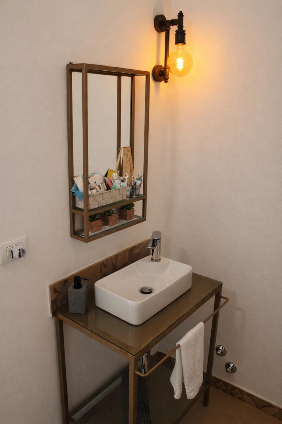 Toilet, Bathroom, towels, towels