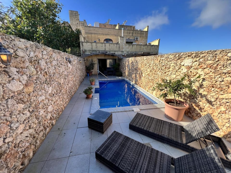 Balcony/Terrace, Swimming pool