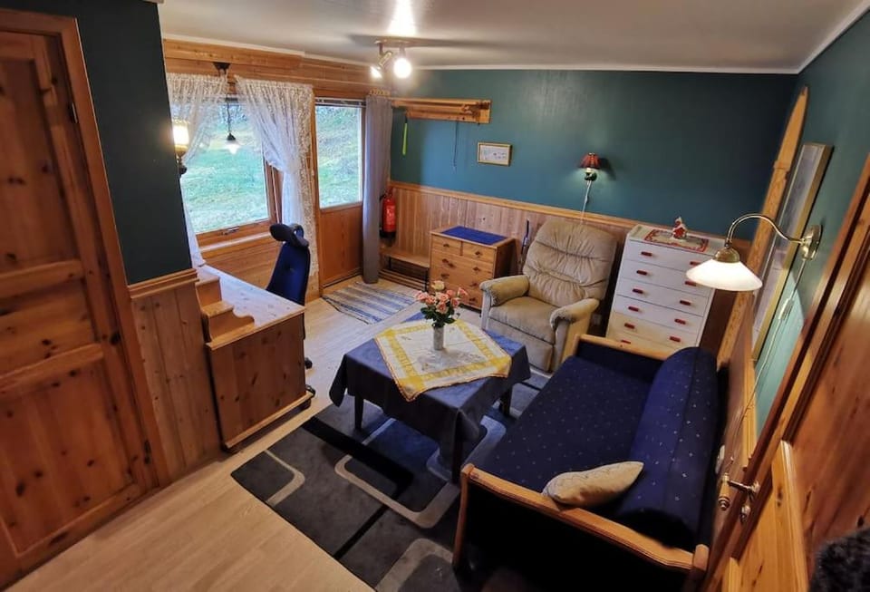 Bed, Living room, Seating area