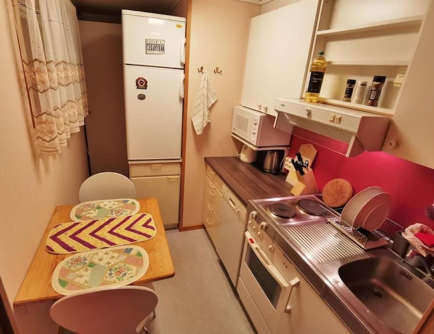 Coffee/tea facilities, Kitchen or kitchenette, Dining area, dishwasher, minibar, pet friendly, stove, toaster