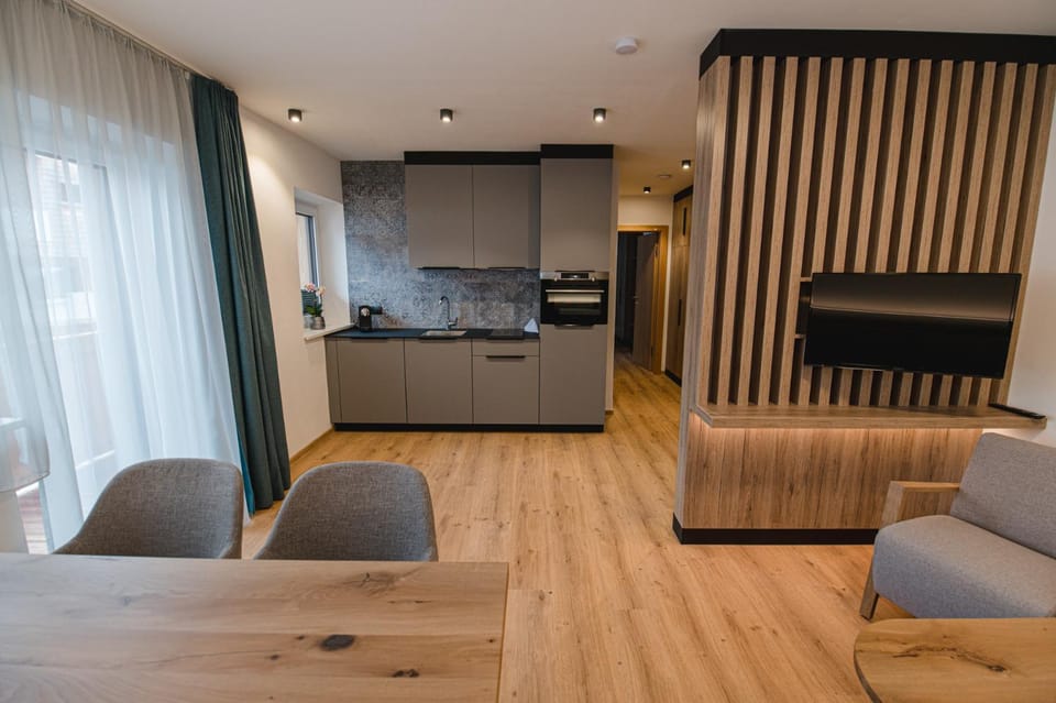 Kitchen or kitchenette, Living room, Seating area, minibar, pet friendly, stove