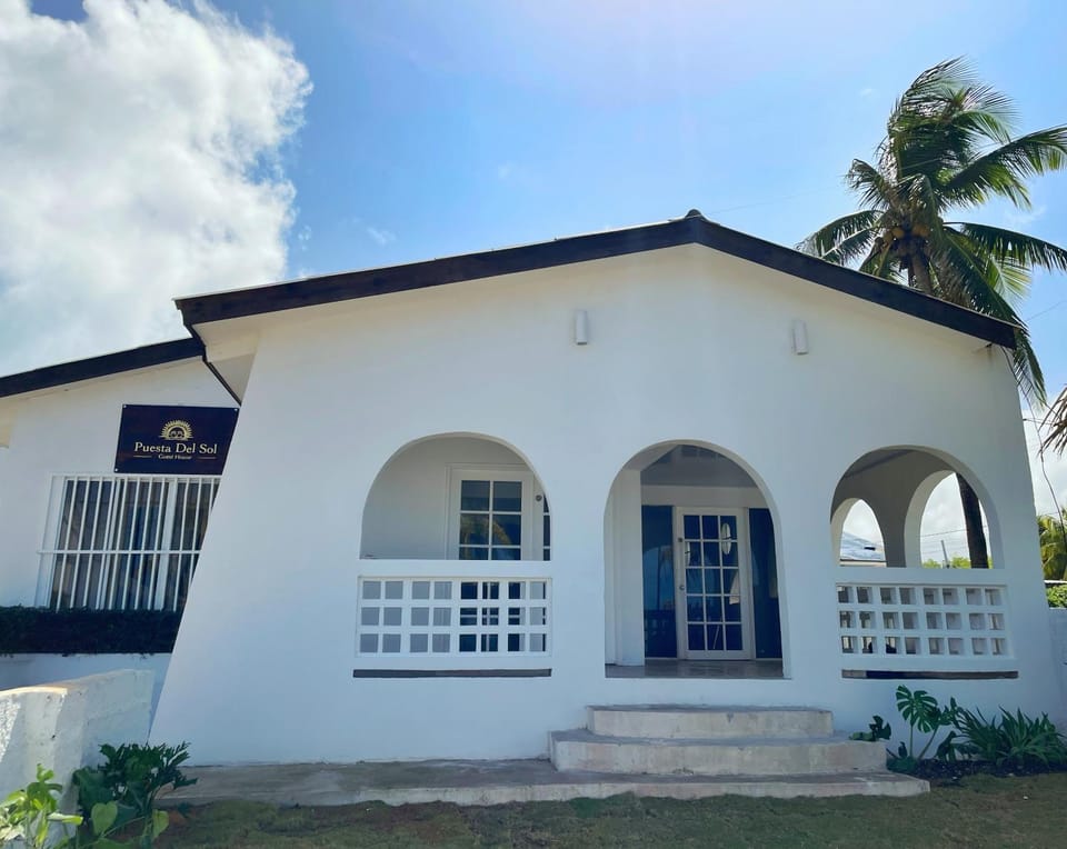 Property building, Facade/entrance, Day