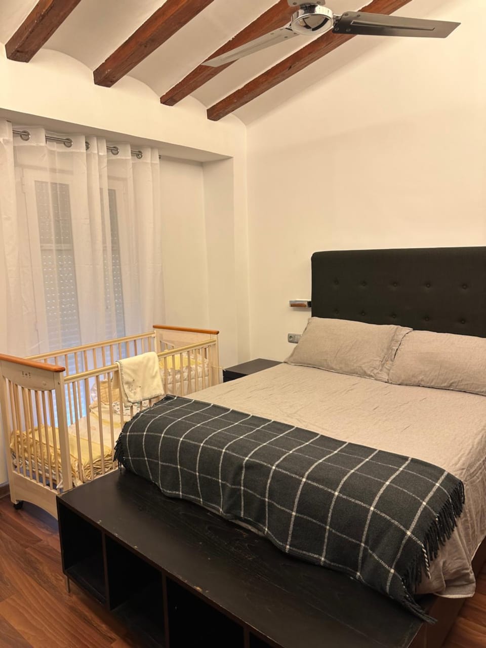 Bed, Photo of the whole room, Bedroom, cot