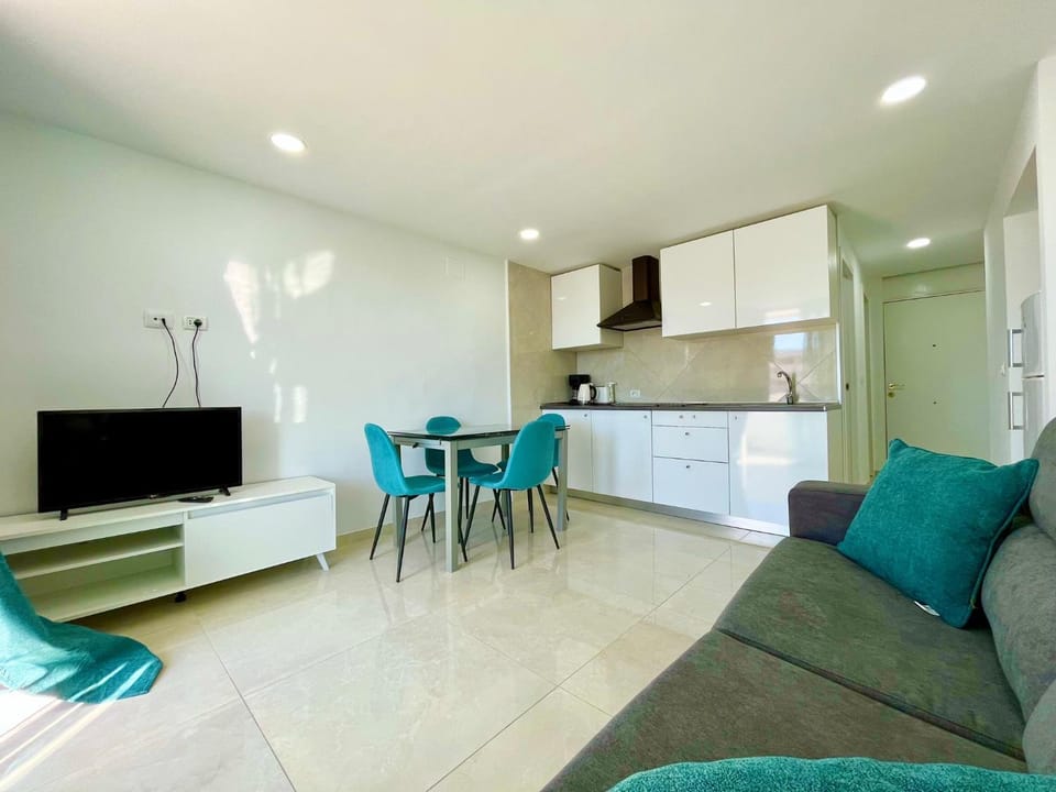 TV and multimedia, Kitchen or kitchenette, Living room, Dining area