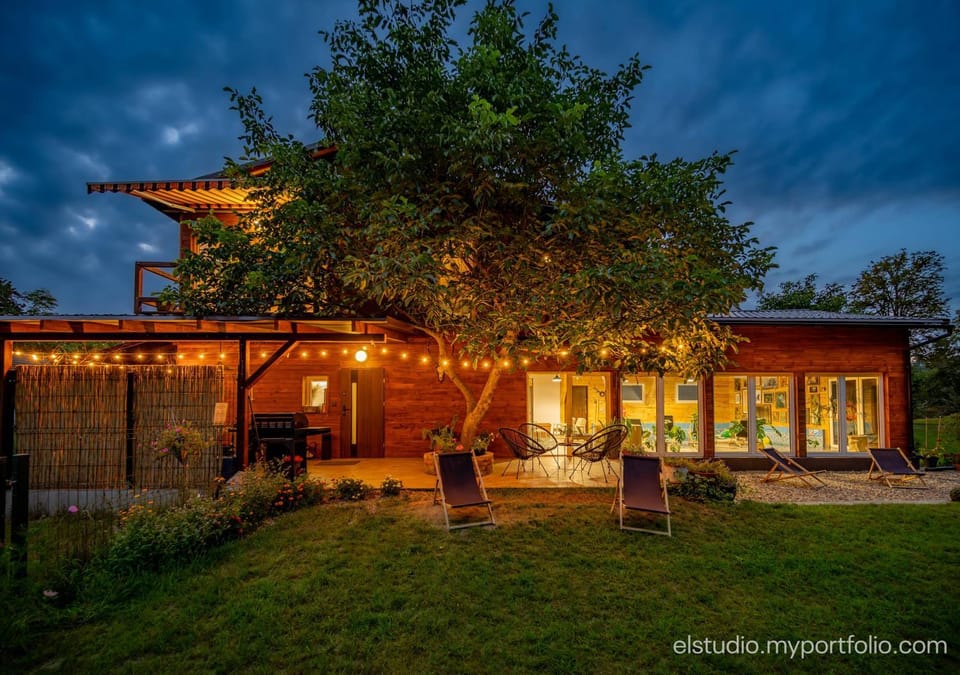 Property building, Garden, Garden view, Swimming pool