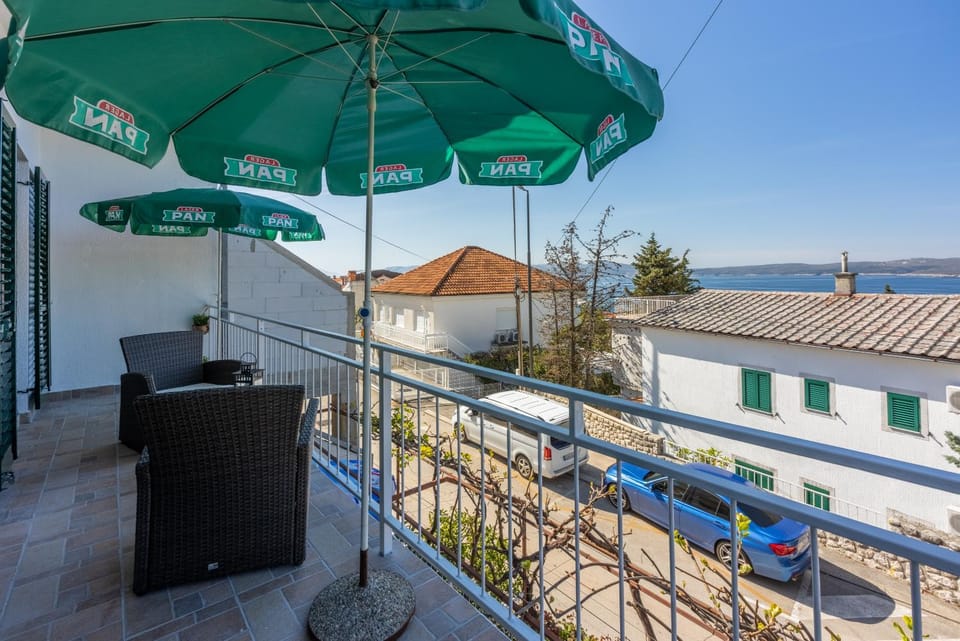 View (from property/room), Balcony/Terrace, Parking