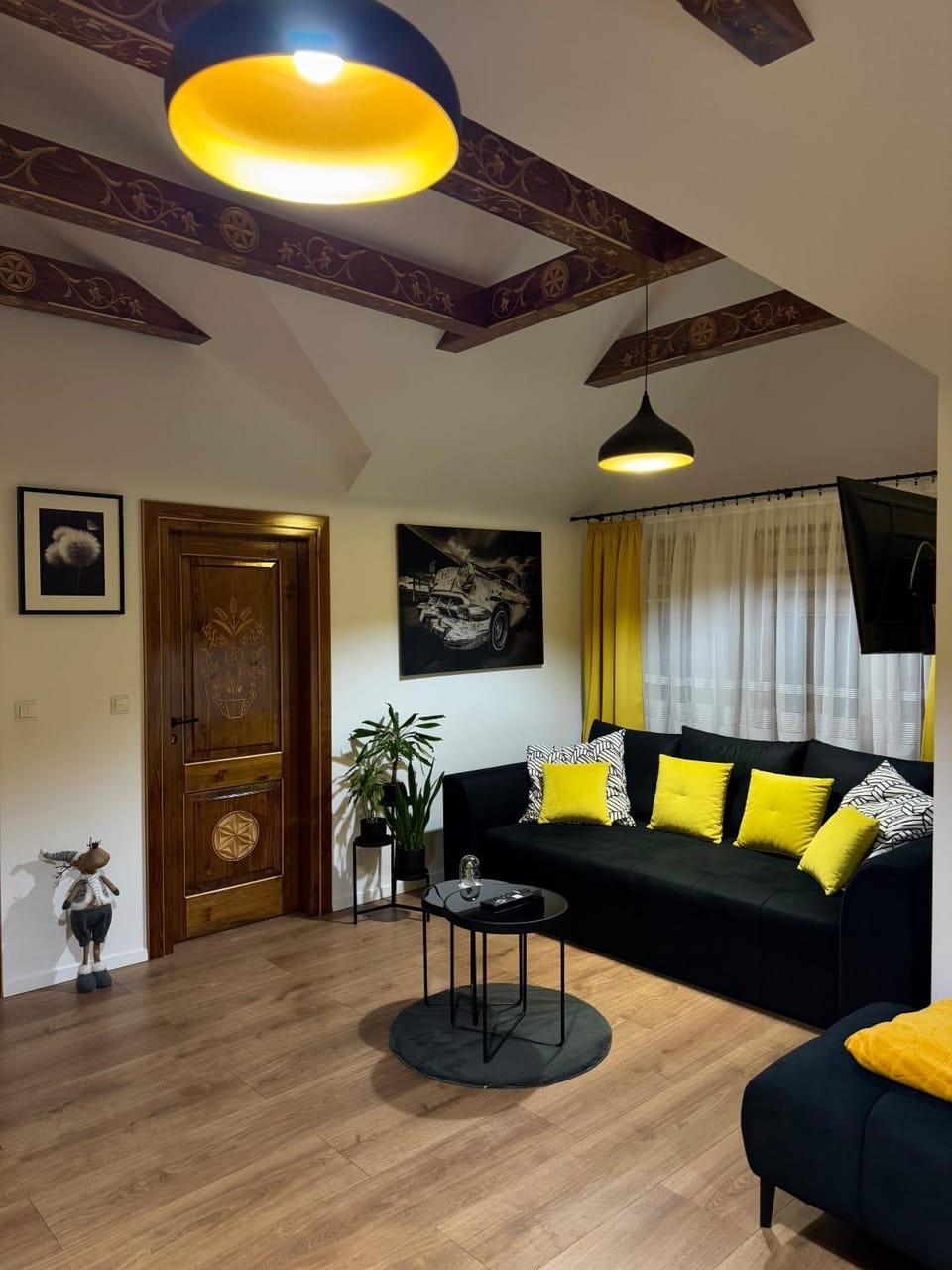 Living room, Seating area