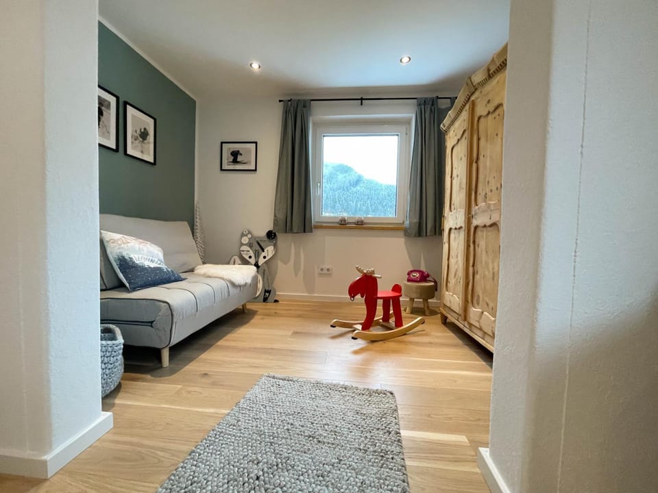 Living room, Photo of the whole room, Seating area