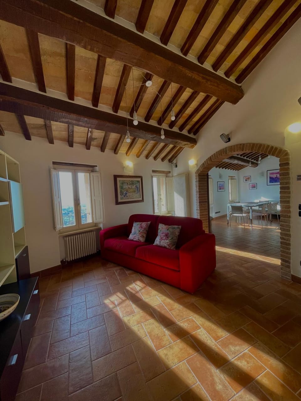 TV and multimedia, Living room, City view