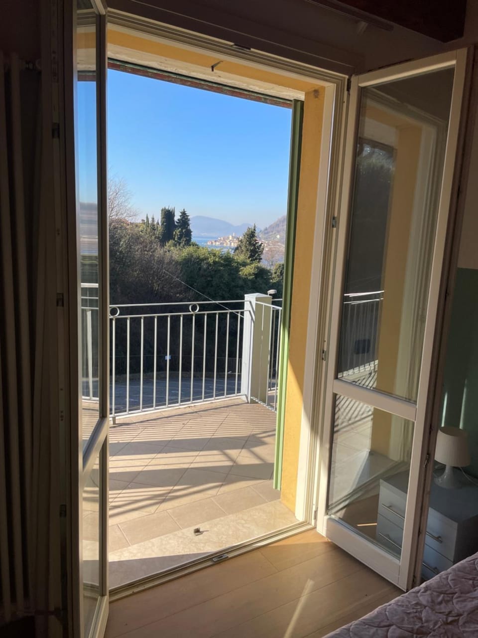 Balcony/Terrace, Lake view