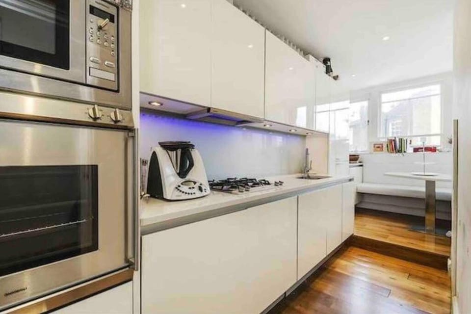 Stunning Grand 2 bed, 2 bath apartment, with aircon Apartment in City of Westminster