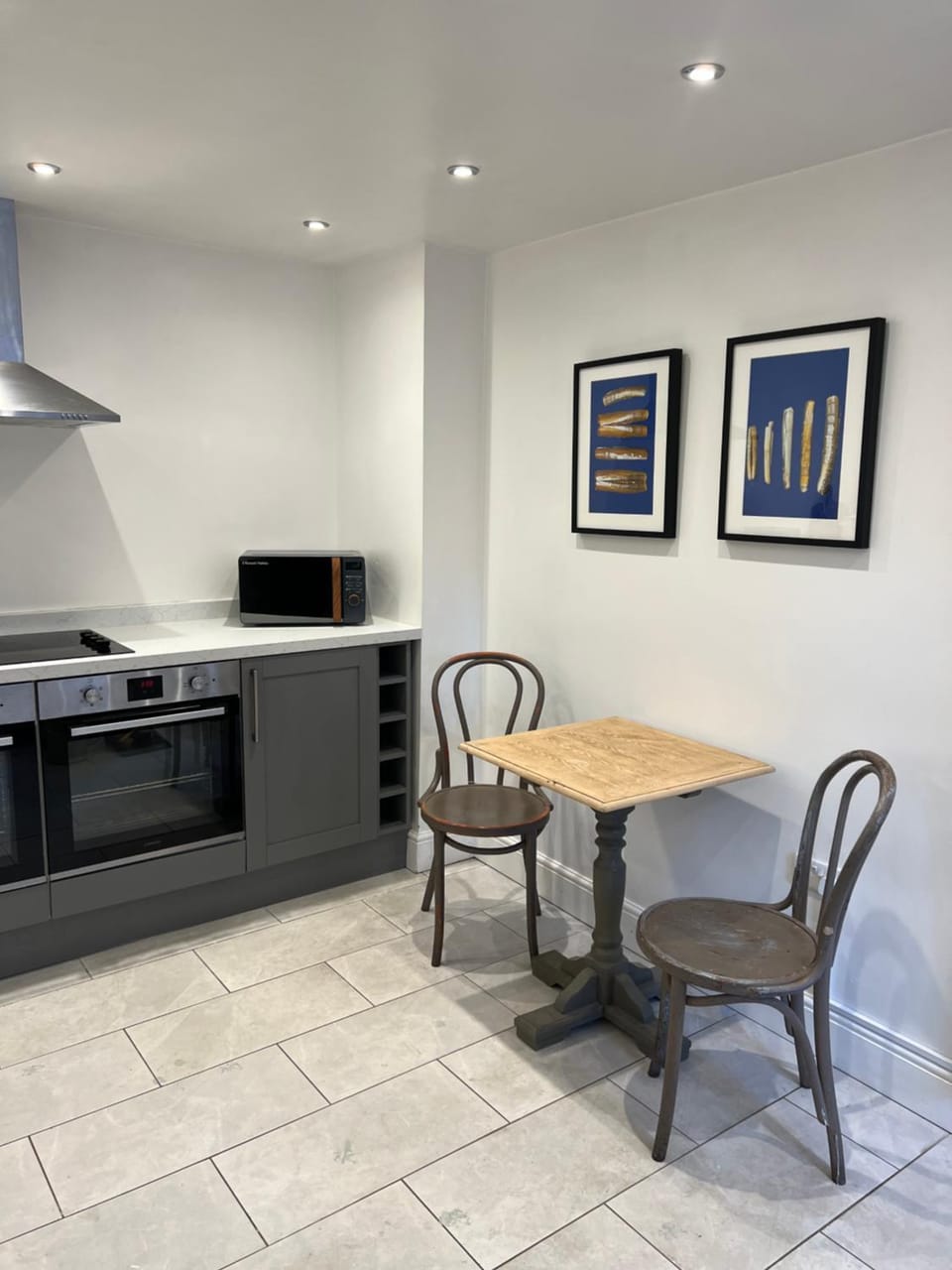 Kitchen or kitchenette, Seating area, Dining area, minibar