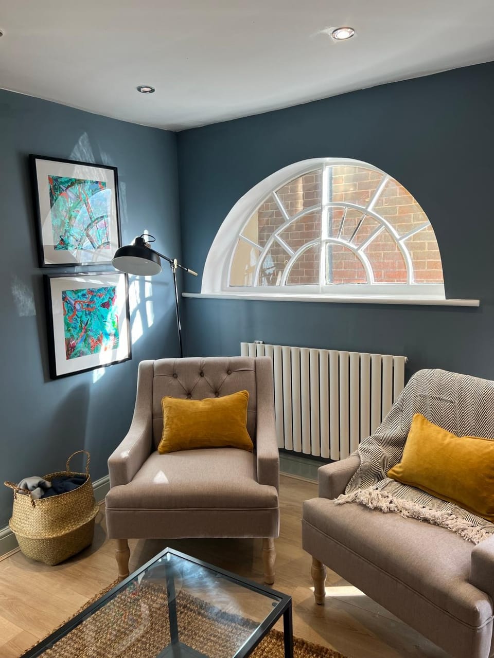 Living room, Seating area