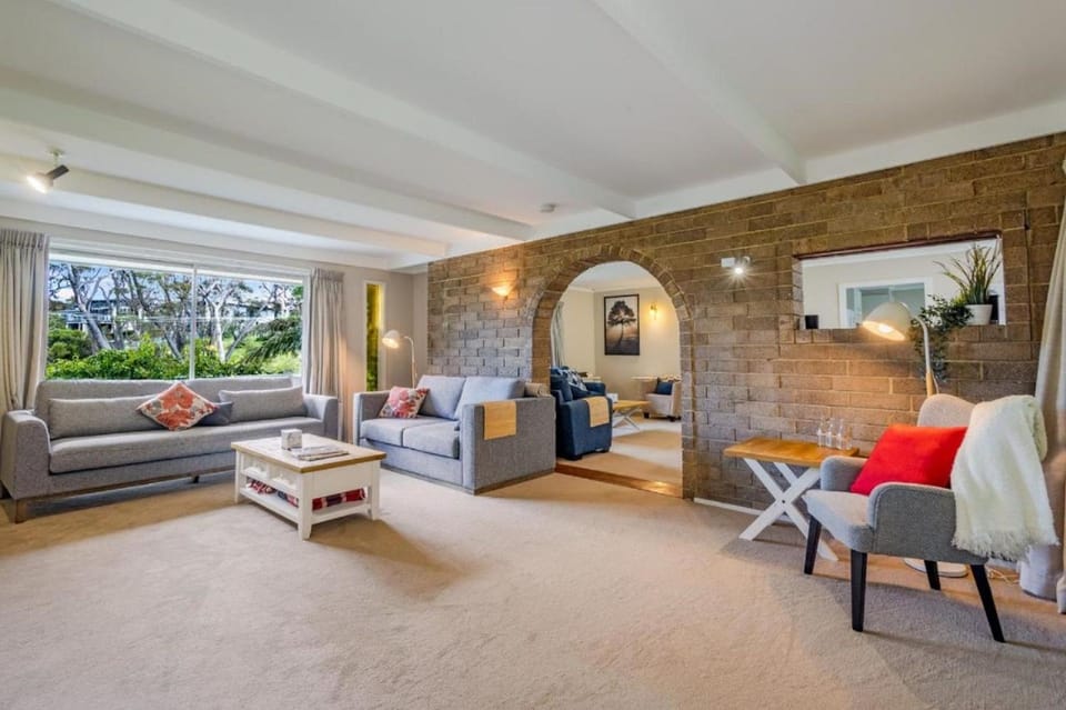 Oak and Cedar House in Katoomba