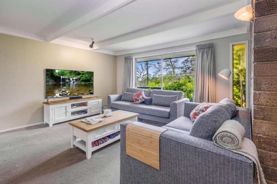 Oak and Cedar House in Katoomba
