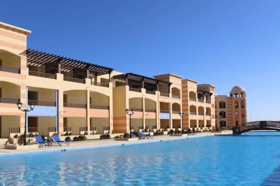 Pool view, Swimming pool