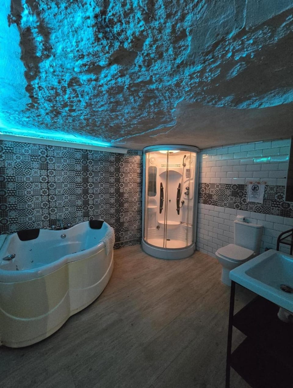 BONITA CASA CUEVA CON JACUZZI Apartment in Valencian Community