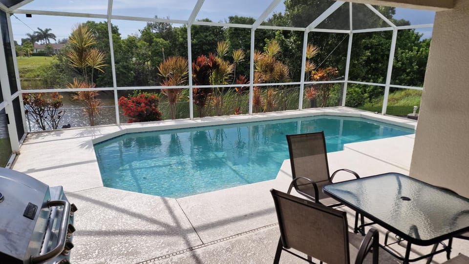 Pool view, Swimming pool