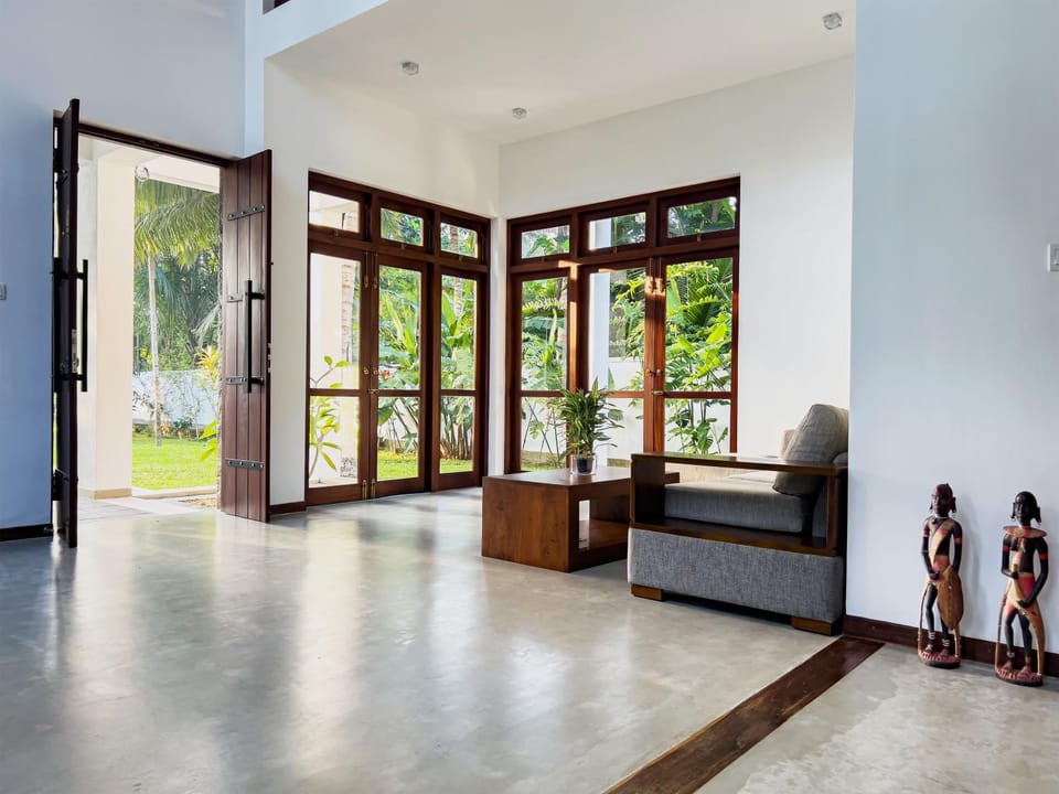 Garden, Living room, Seating area, Garden view