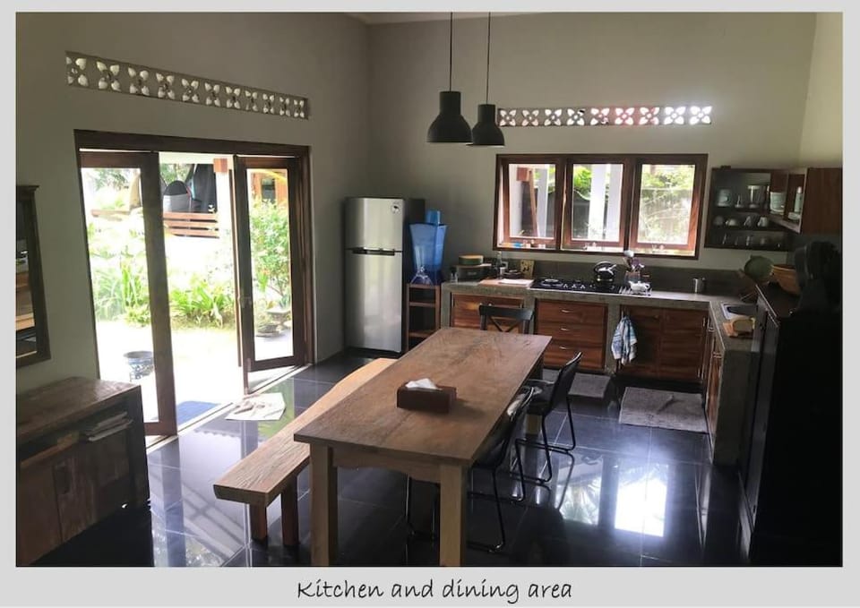 Restaurant/places to eat, Kitchen or kitchenette, Dining area